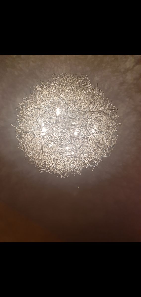 Lámpara colgante metal estilo moderno