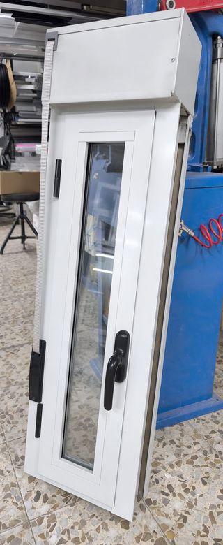 3 Ventanas abatibles de aluminio de 34 x 118