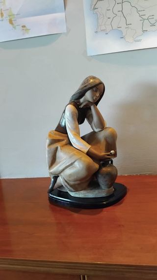 Lladró Cantarera Clásica (1982)