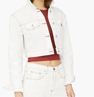 Cazadora Stradivarius blanca
