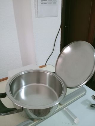 ,.CUERPO DE OLLA EXPRÉS AMC CON TAPA AMC (NO EXPRÉ