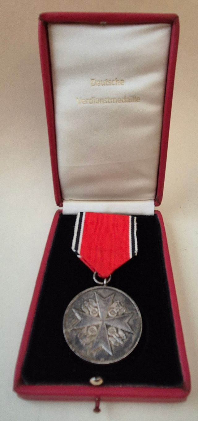 Estuche Orden Aguila Alemana-Medalla