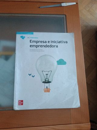 Empresa e iniciativa emprendedora. Grado medio/...