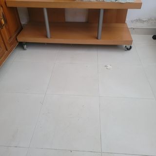 Mueble TV con ruedas - Madera