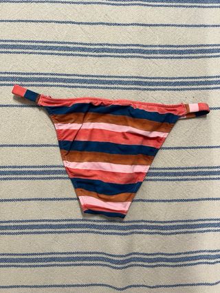 Braguita bikini rayas rojas