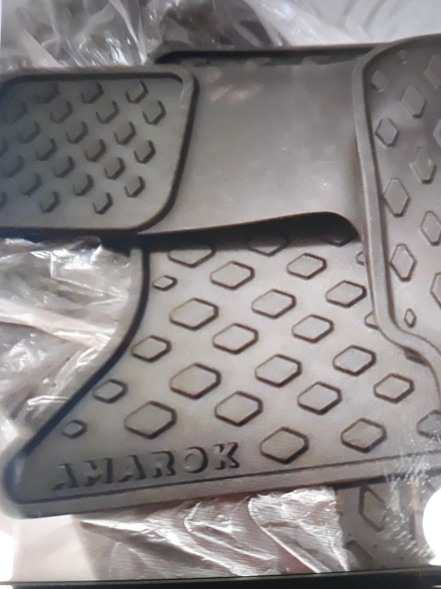 Spoiler capo motor Amarok 2023+