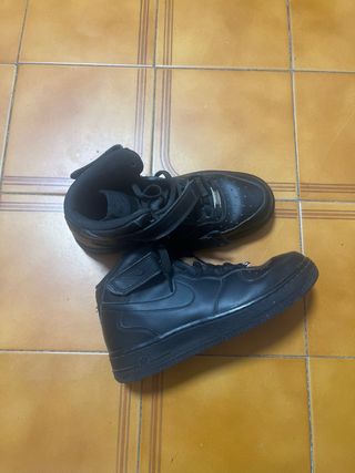 Nike Air Force 1 Mid '07 Negras