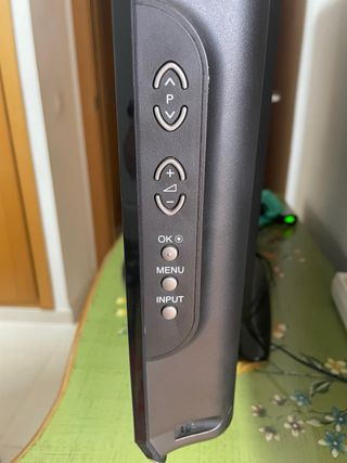 Televisión LG de 32 pulgadas en buenísimo estado y perfecto funcionamiento. Con placa base completamente nueva y descodificador HD  Engel nuevo incluye todos los cables que se compraron a parte.