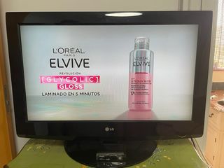 Televisión LG de 32 pulgadas en buenísimo estado y perfecto funcionamiento. Con placa base completamente nueva y descodificador HD  Engel nuevo incluye todos los cables que se compraron a parte.