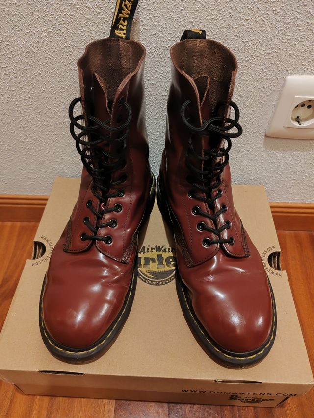 Botas Dr. Martens Granate - talla 42 - 12 agujeros
