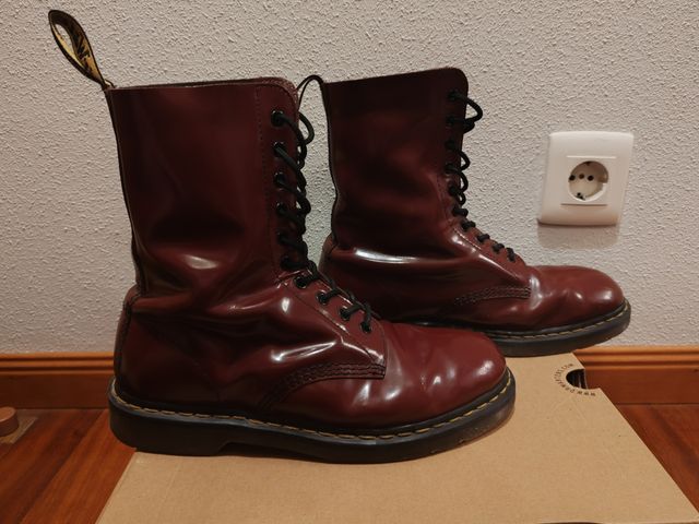 Botas Dr. Martens Granate - talla 42 - 12 agujeros