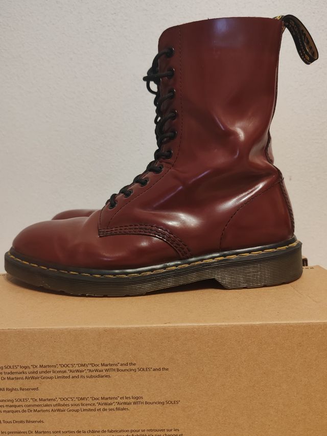Botas Dr. Martens Granate - talla 42 - 12 agujeros