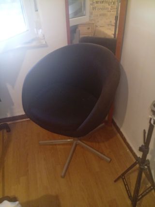 Silla giratoria negra
