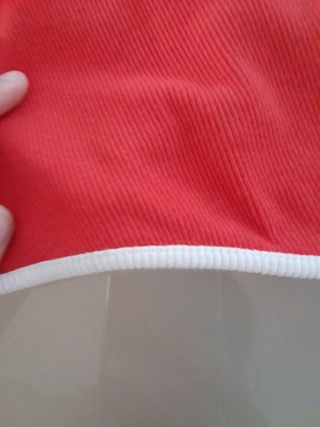 Top rojo 
