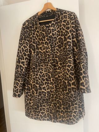 Abrigo Zara leopardo XL