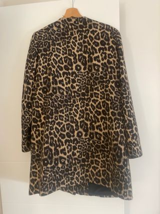 Abrigo Zara leopardo XL