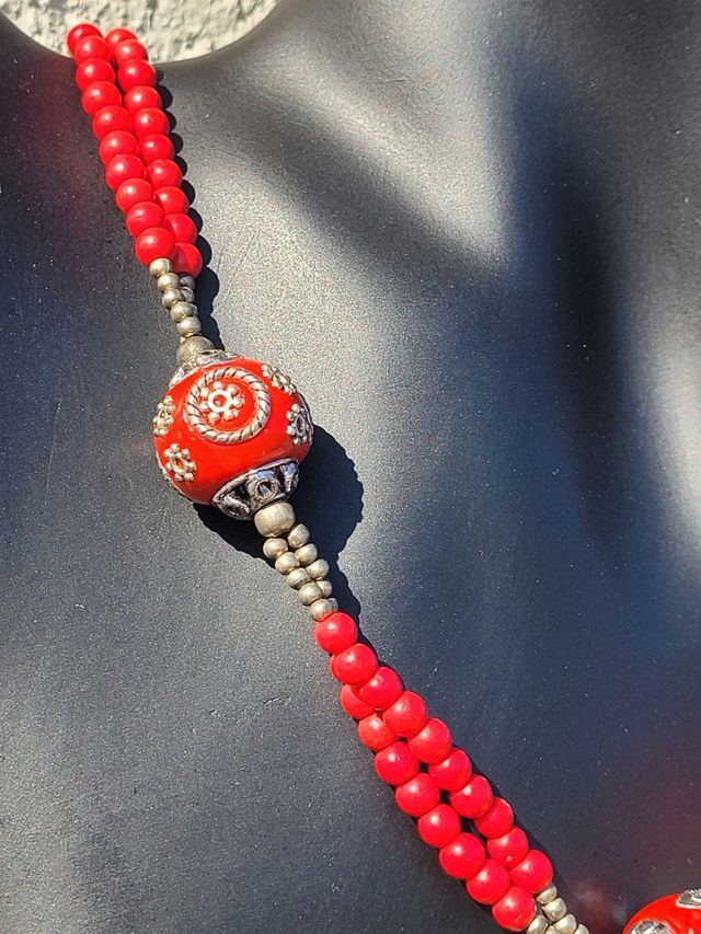 Collana rossa e argento