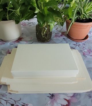 Scatola bassa per quadretti o cornici