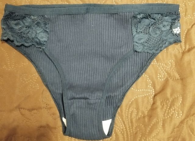 Cuecas rendadas azuis