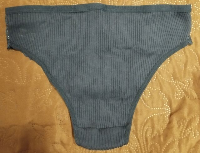 Cuecas rendadas azuis