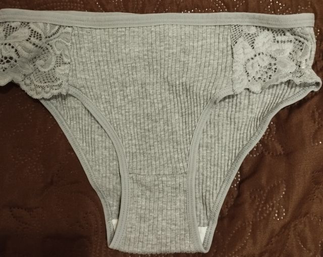 Cuecas rendadas azuis