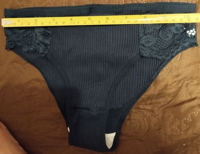 Cuecas rendadas azuis