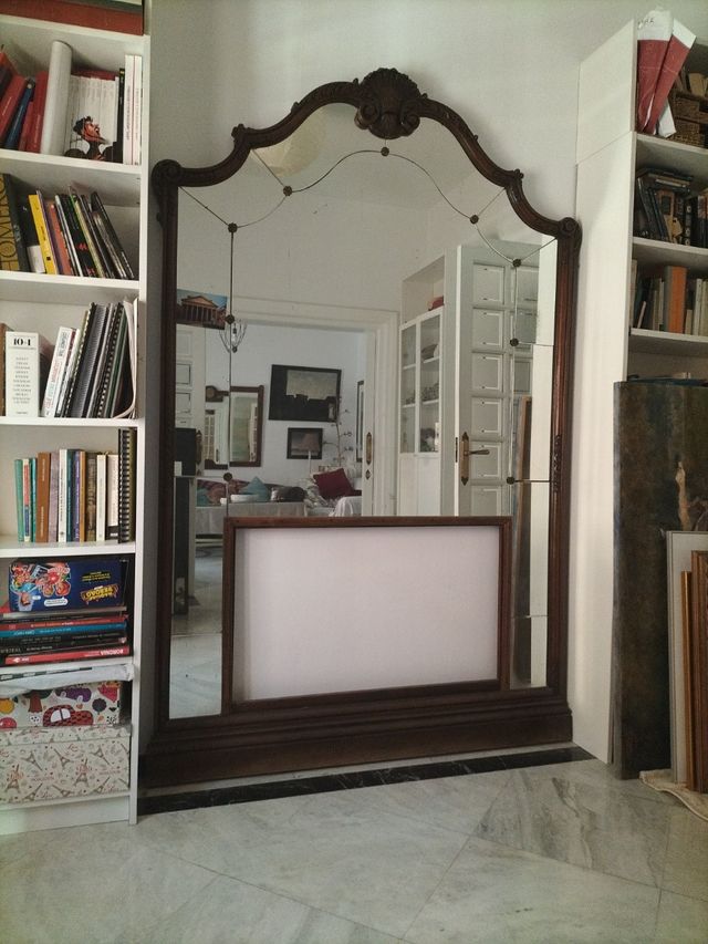 Espejo antiguo grande de madera