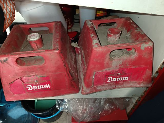 1 Portaparasoles Damm - rojos