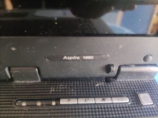 Acer portatile grigio da riparare