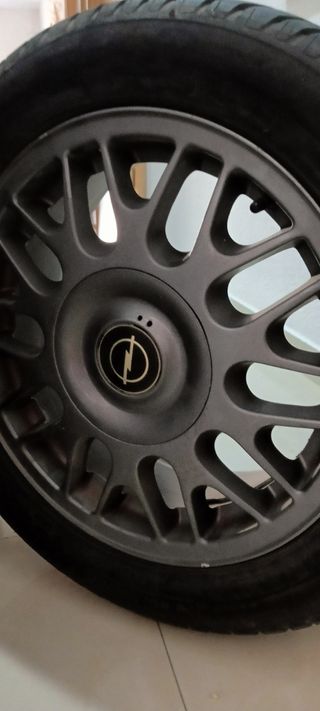 4 Llantas 185/65R15 usadas