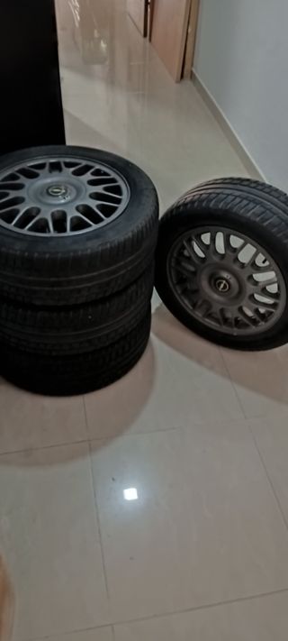 4 Llantas 185/65R15 usadas