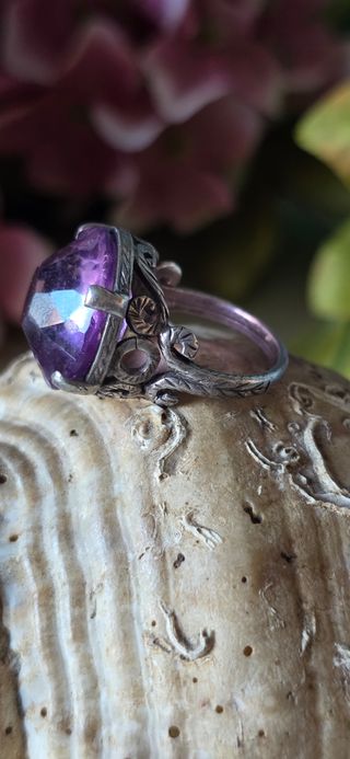 Anillo plata siglo XIX piedra morada
