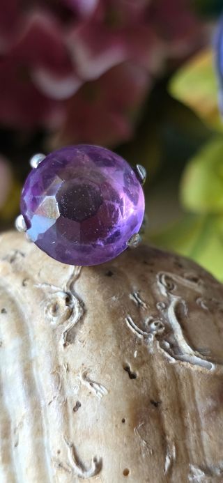 Anillo plata siglo XIX piedra morada
