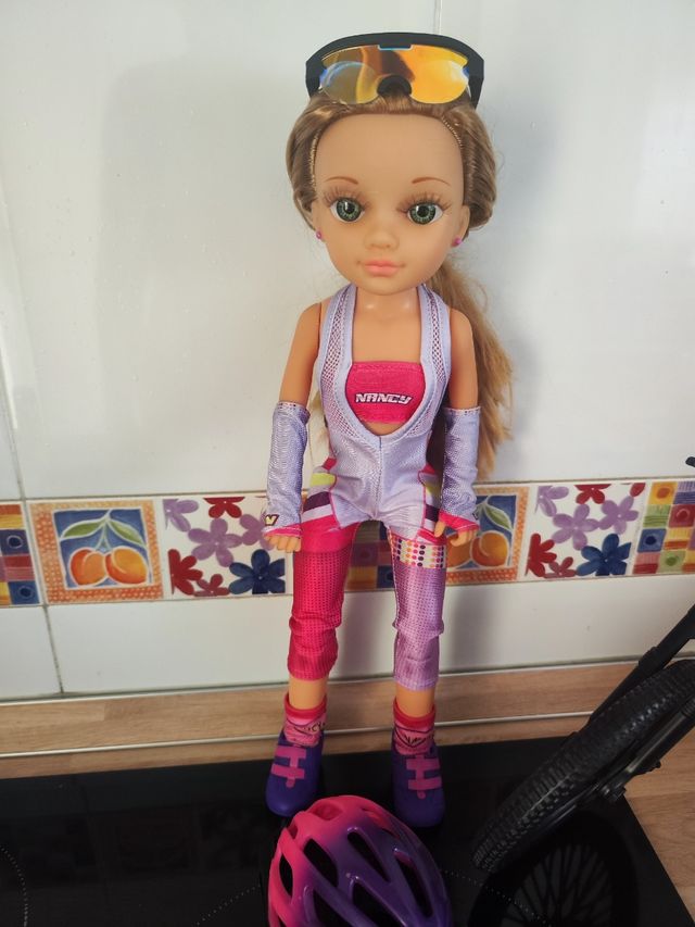 Nancy ciclista + bici y accesorios