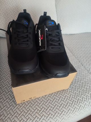 Oportunidad:Zapatillas John Smith negras talla 42,