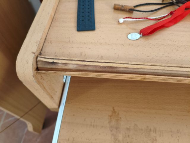 Escritorio madera marrón