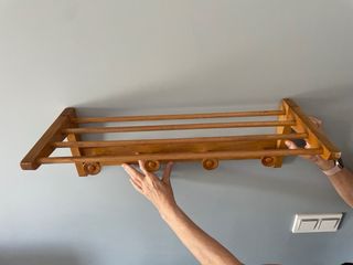 Perchero de pared con balda macizo