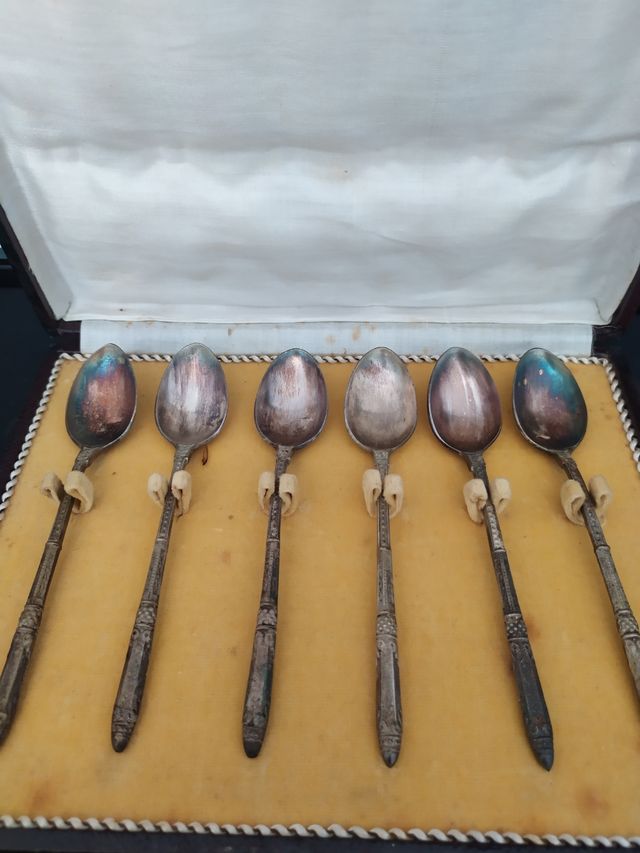 Lote 4 de 6 Cucharas Plata/Latón Antiguas