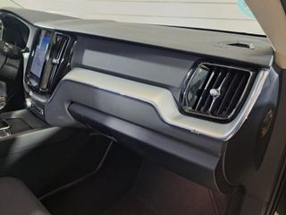 Volvo XC60 T4 MOMENTUM AUTO