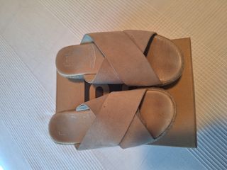 Sandalias Coolway gris claro nº 38. Nuevas
