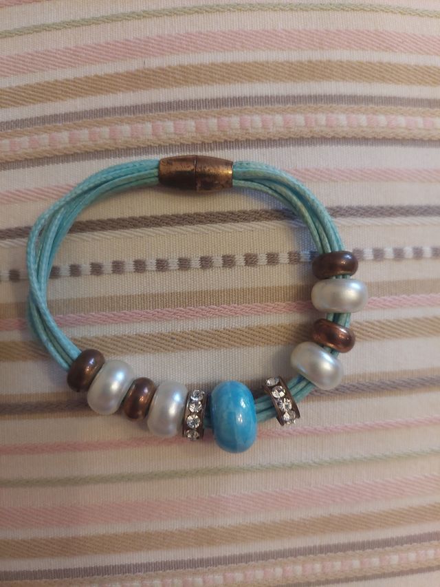 Pulseras turquesa y verdes