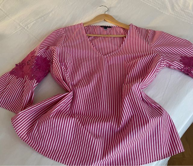 Blusa Cortefiel rayas rojo/fucsia -blanca talla 42