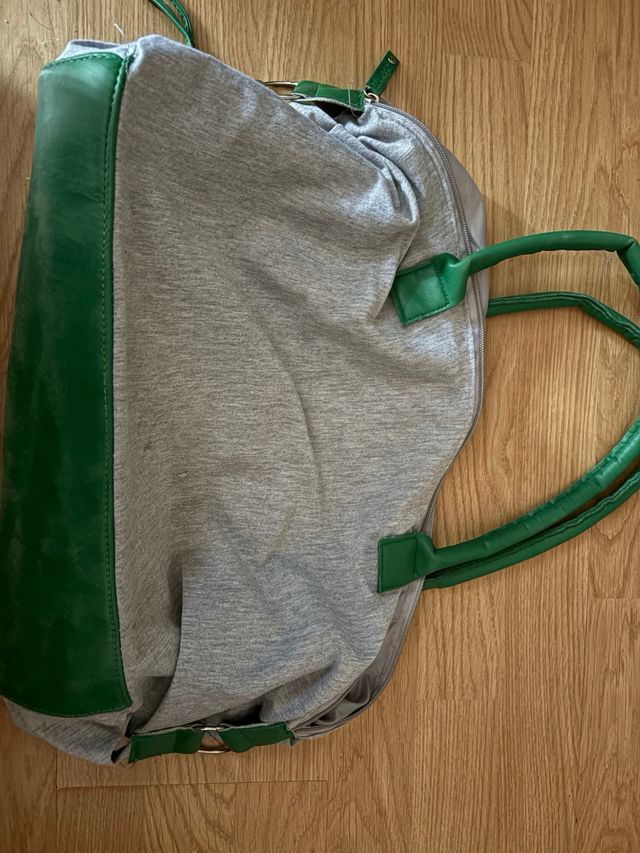 Bolso deportivo gris-verde