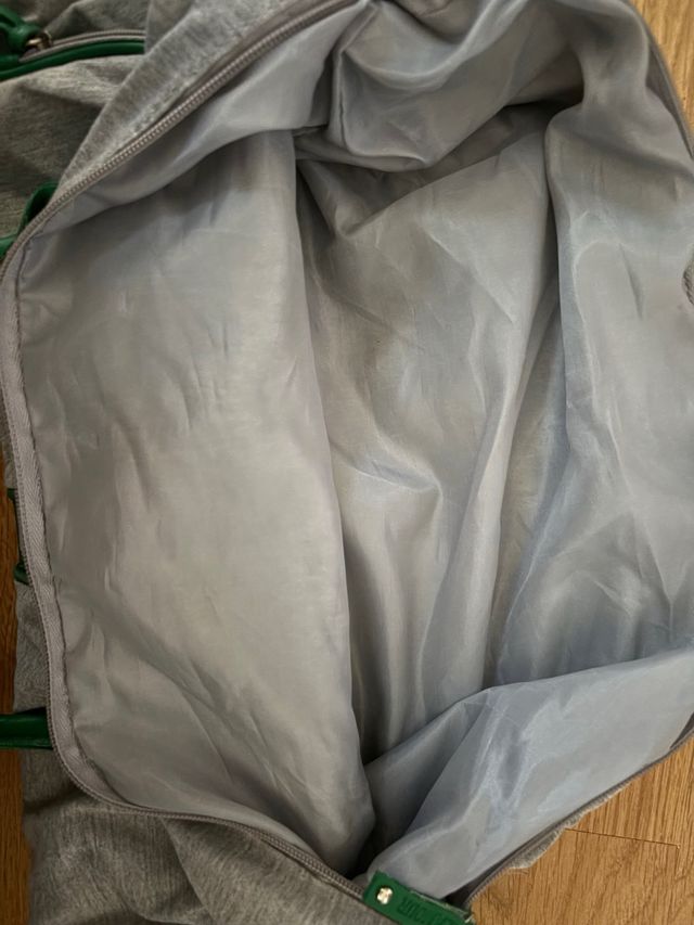 Bolso deportivo gris-verde