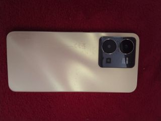 vivo Y35
