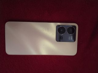 vivo Y35
