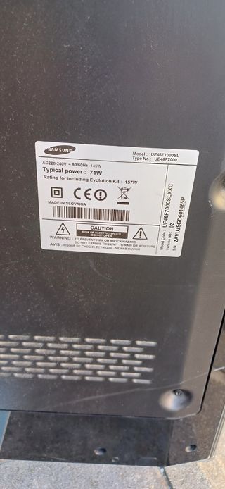 TV Samsung 47" negra