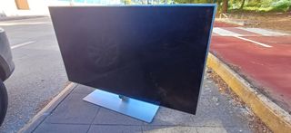 TV Samsung 47" negra