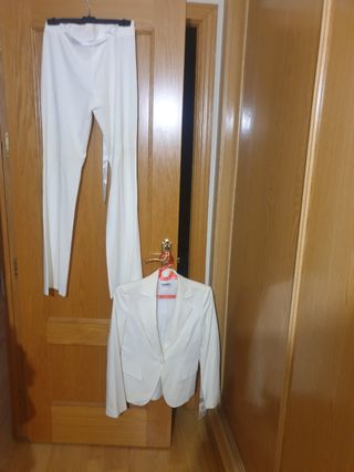 TRAJE BLANCO DE CHAQUETA