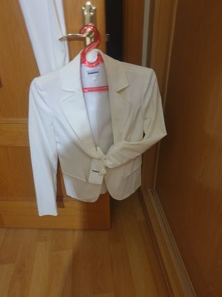 TRAJE BLANCO DE CHAQUETA